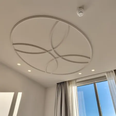 Hotel Kobalt - *