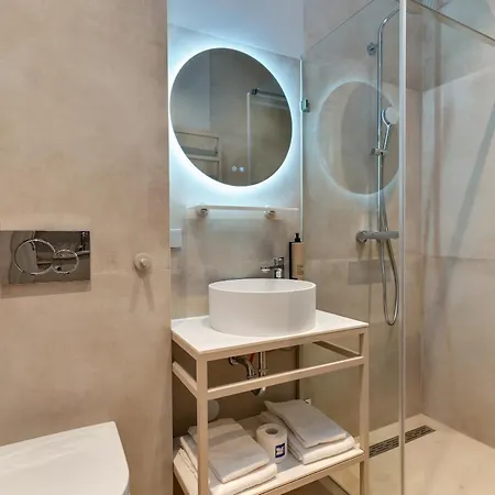 Hotel Kobalt - *
